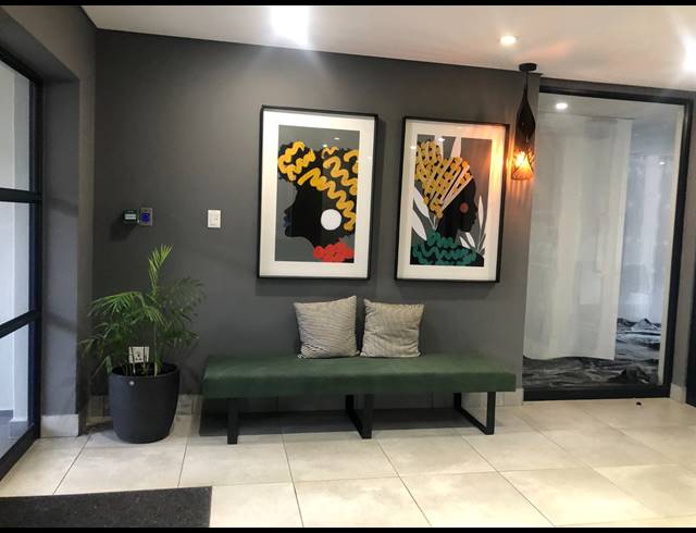 144M² OFFICE TO LET IN HYDE PARK